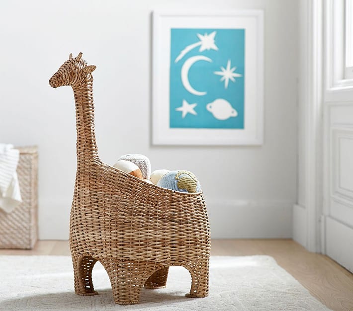 jungle-nursery-decor-giraffe-wicker