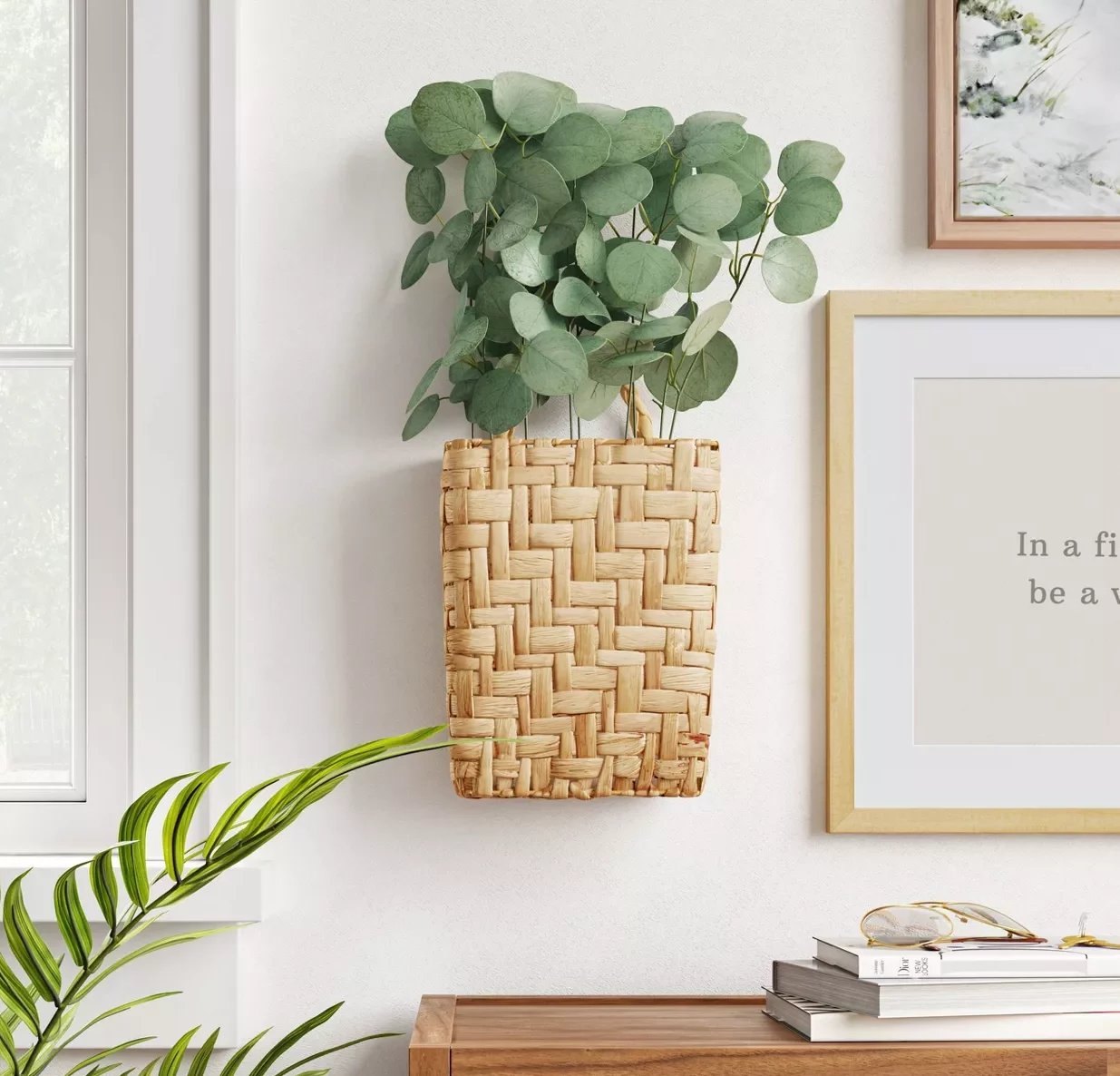 rattan-wall-decor-planter