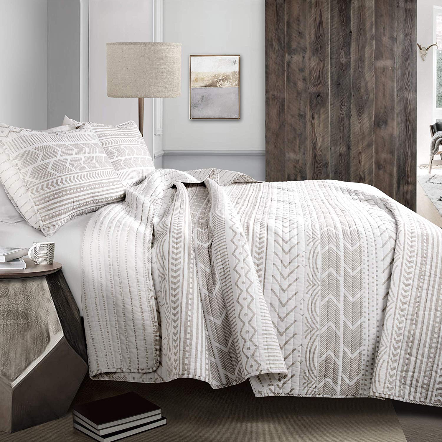 farmhouse-bedding-arrow