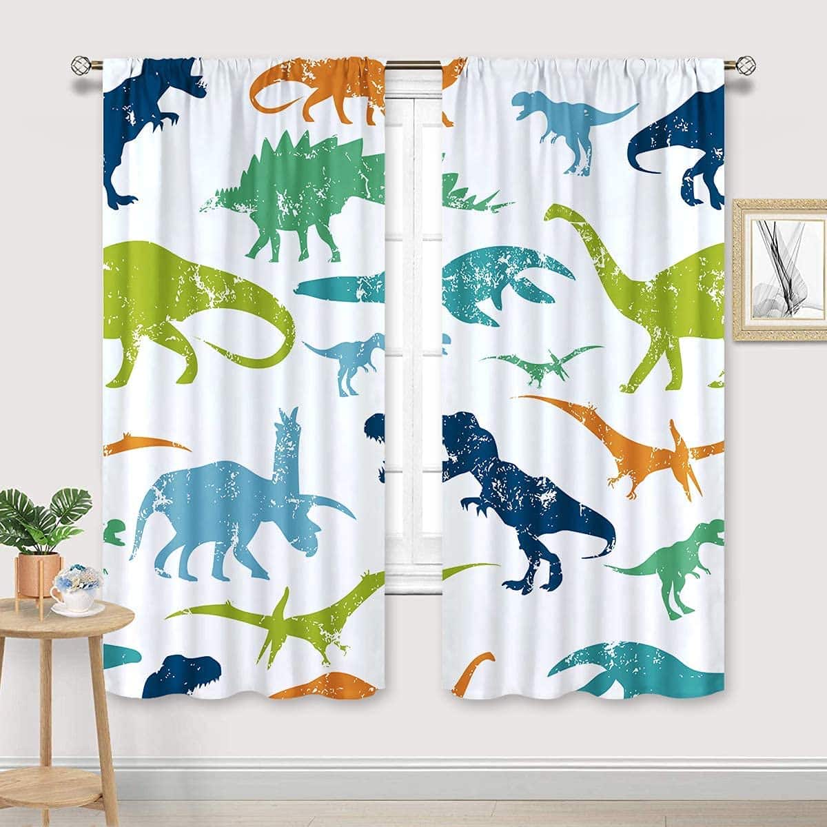 dinosaur-themed-bedroom-ideas-curtains